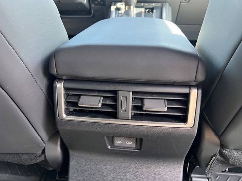 Used 2024 Lexus GX 550 AWD/4WD image 15