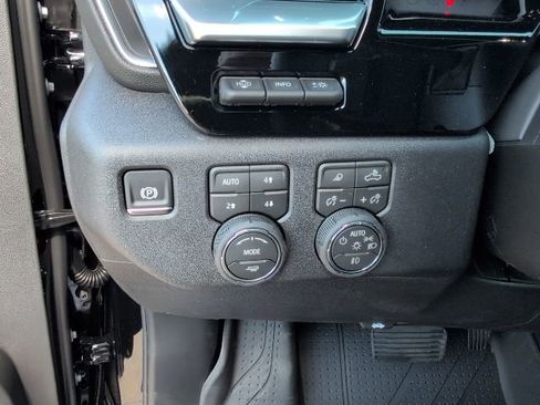 New 2026 Chevrolet Silverado 1500 High Country AWD/4WD image 17