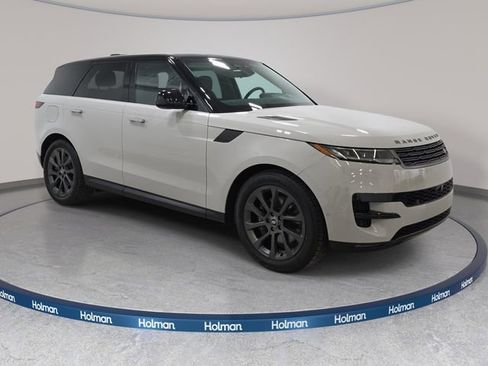 Used 2024 Land Rover Range Rover Sport SE AWD/4WD image 4