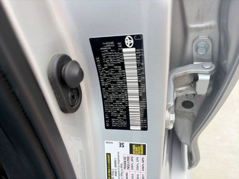 Used 2024 Toyota Corolla LE FWD image 35