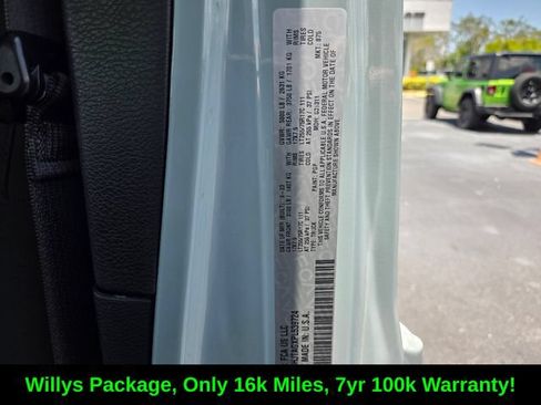 Used 2023 Jeep Gladiator Sport AWD/4WD image 20