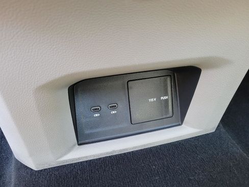 Used 2021 Volkswagen Atlas SE w/ Towing Package AWD/4WD image 27