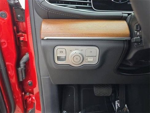 Used 2025 Mercedes-Benz GLS 450 4MATIC image 38