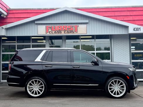 Used 2022 Cadillac Escalade Premium Luxury AWD/4WD image 2
