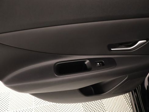 Used 2024 Hyundai Elantra Limited image 18