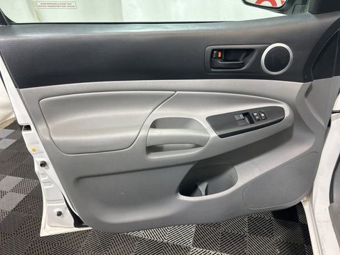 Used 2012 Toyota Tacoma 4x4 Access Cab V6 image 19