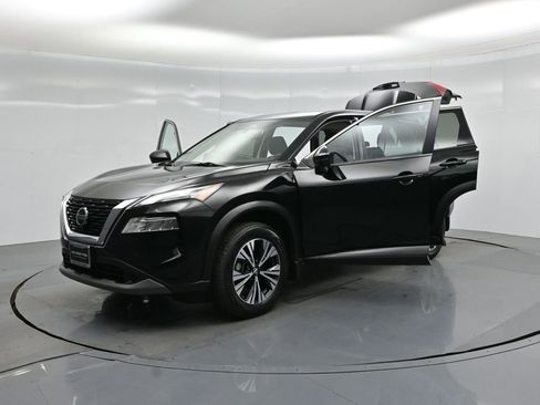 Used 2021 Nissan Rogue SV image 29
