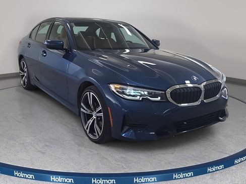 Used 2022 BMW 330i xDrive Sedan w/ Driving Assistance Package image 4