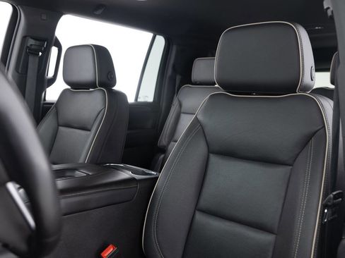 Used 2022 GMC Yukon XL SLT w/ SLT Luxury Package image 26