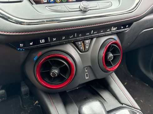 Used 2020 Chevrolet Blazer RS AWD/4WD image 25