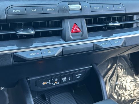 Used 2025 Kia K4 EX image 26