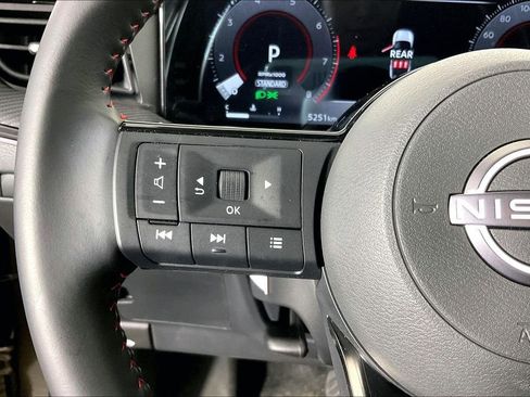 Used 2025 Nissan Kicks SR FWD image 25
