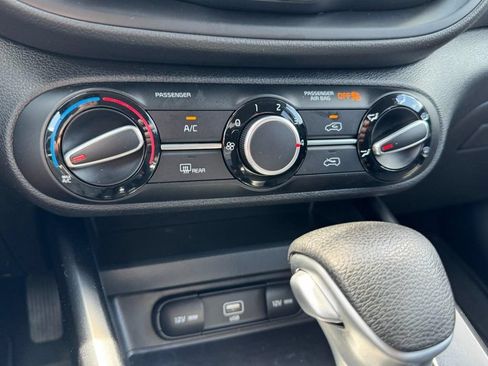 Used 2020 Kia Soul S FWD image 18