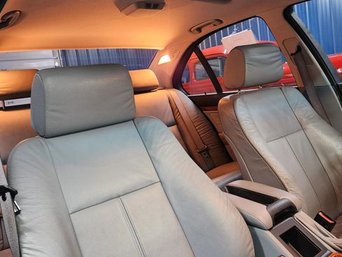 Used 1999 BMW 528i Sedan image 16