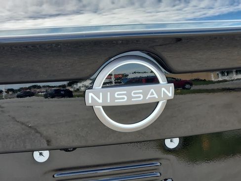 Used 2025 Nissan Sentra SR w/ SR Premium Package FWD image 20