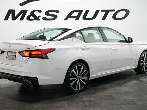 Used 2022 Nissan Altima 2.5 SR FWD image 4