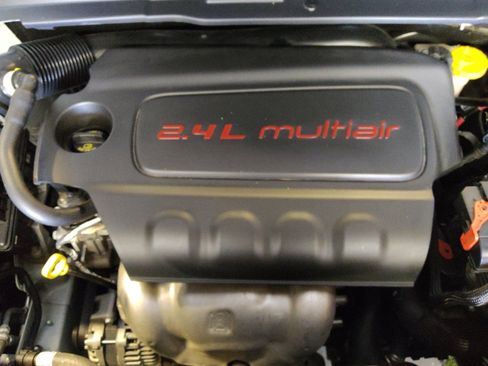 Used 2019 Jeep Compass Latitude FWD image 30