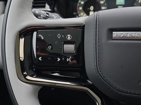 New 2026 Land Rover Range Rover Velar Dynamic SE image 17