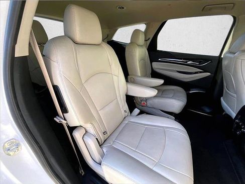 Used 2020 Buick Enclave Essence image 29