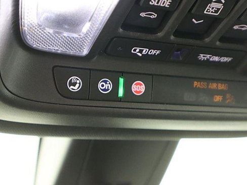 Used 2022 Chevrolet Traverse Premier image 40