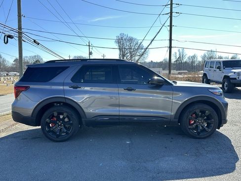 Used 2023 Ford Explorer ST w/ Equipment Group 401A image 4