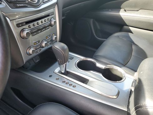 Used 2019 Nissan Pathfinder SL image 11