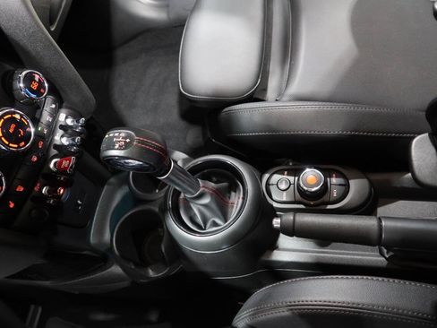 Used 2019 MINI Cooper S w/ Signature Upholstery Package FWD image 29