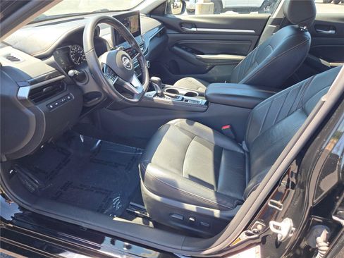 Used 2023 Nissan Altima 2.0 SR FWD image 25