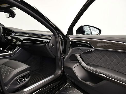Used 2025 Audi S8 image 44