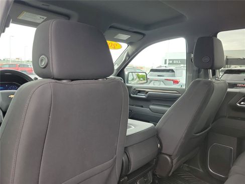 Used 2023 Chevrolet Silverado 1500 LT AWD/4WD image 14