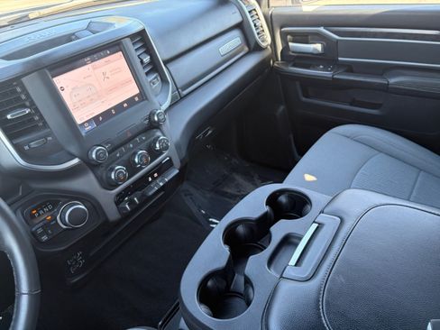 Used 2024 RAM 2500 Big Horn w/ Heated Seats & Wheel Group AWD/4WD image 19