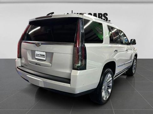 Used 2019 Cadillac Escalade Premium Luxury image 3