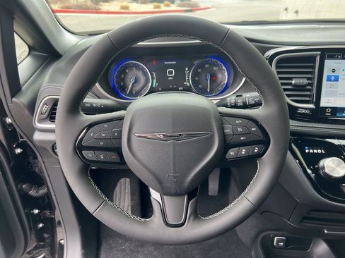 New 2026 Chrysler Pacifica Select FWD image 12