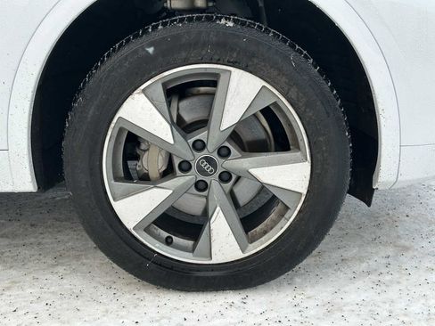 Used 2023 Audi Q5 2.0T Premium w/ Convenience Package image 9