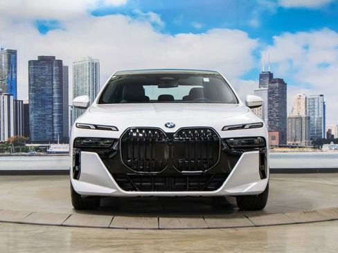 New 2026 BMW 740i xDrive image 3