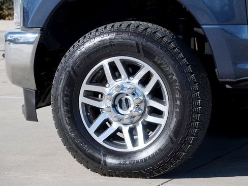 Used 2019 Ford F250 Lariat w/ FX4 Off-Road Package image 13