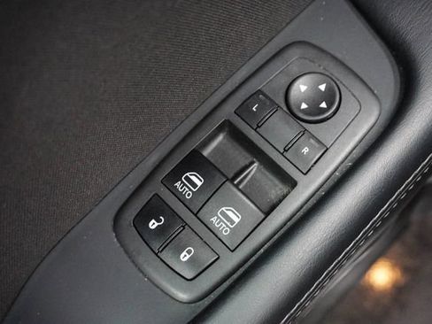 Used 2022 Dodge Challenger R/T image 7