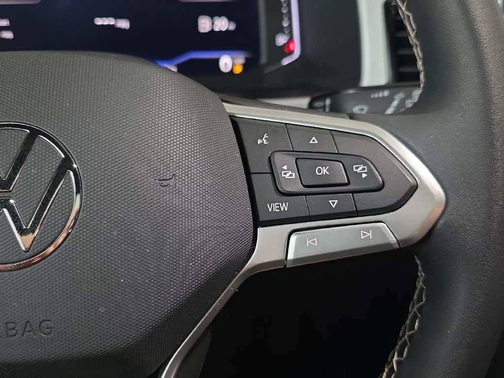 Used 2023 Volkswagen Atlas Cross Sport SE FWD image 17