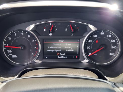 Used 2024 Chevrolet Blazer LT w/ Convenience Package FWD image 17