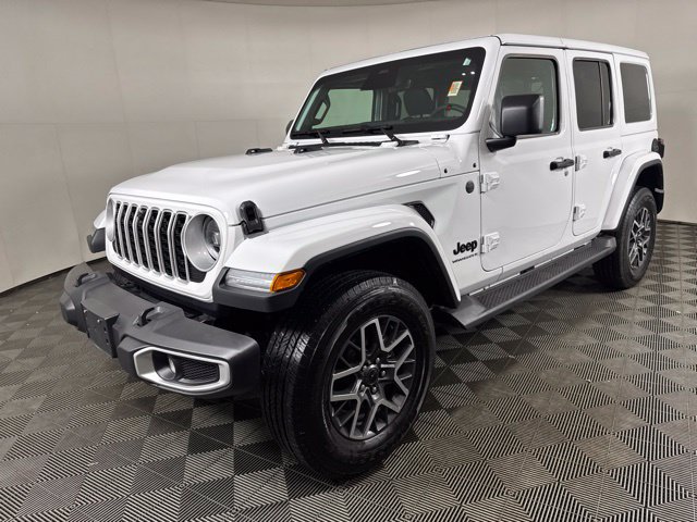 Used 2026 Jeep Wrangler Unlimited Sahara AWD/4WD image 8