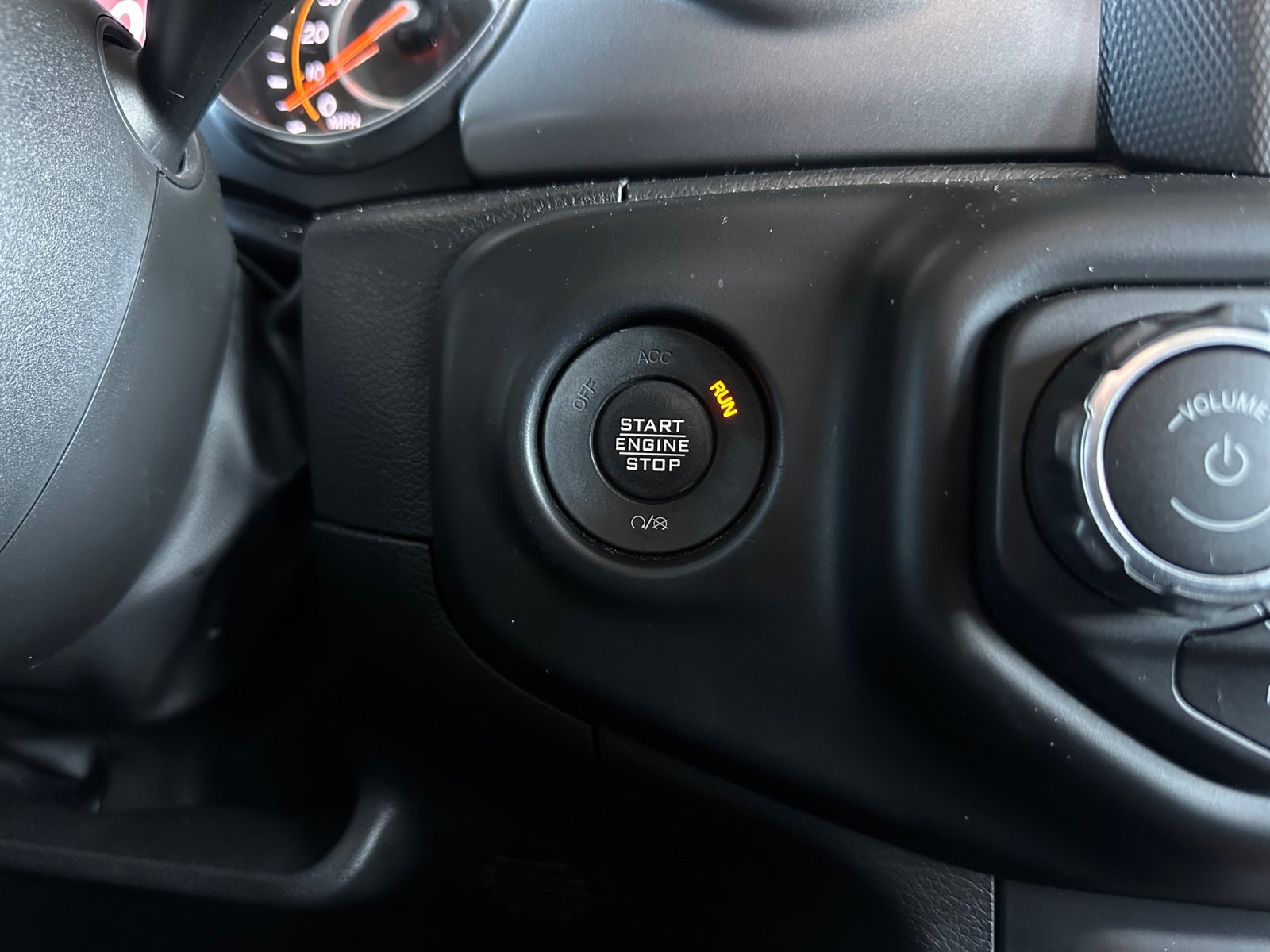 Used 2022 Jeep Gladiator Sport AWD/4WD image 28