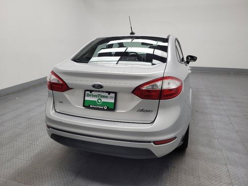 Used 2015 Ford Fiesta SE image 7