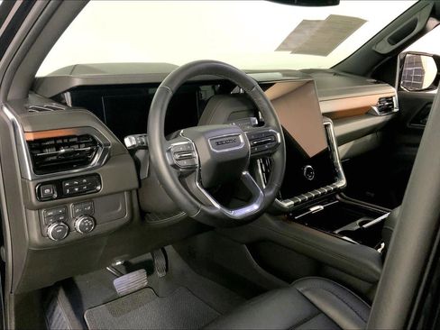 Used 2025 GMC Yukon XL Denali image 14