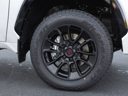 New 2026 Toyota Tundra Platinum w/ TRD Off-Road Package AWD/4WD image 4