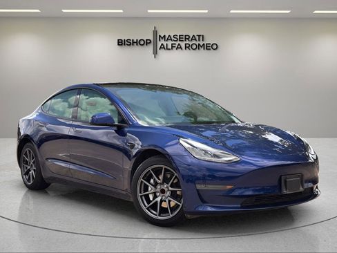 Used 2023 Tesla Model 3 Standard Range RWD image 1