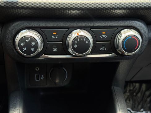 Used 2021 Nissan Kicks S FWD image 24