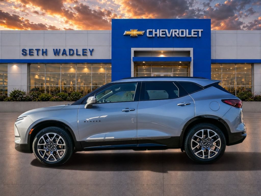 Used 2025 Chevrolet Blazer RS FWD image 4