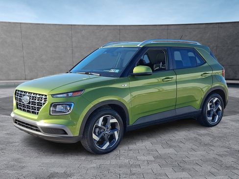 Certified 2024 Hyundai Venue SEL image 5