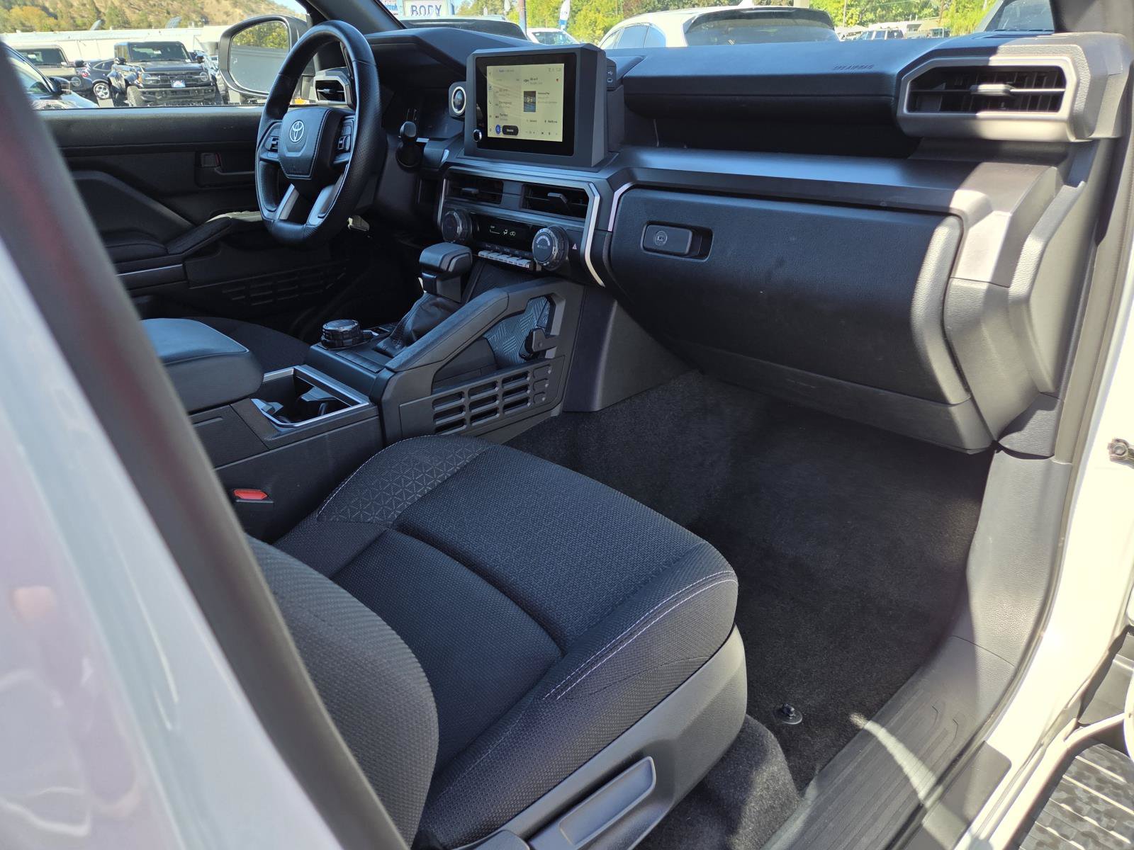 Used 2025 Toyota 4Runner SR5 AWD/4WD image 21
