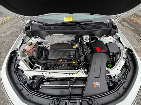 Used 2025 Buick Envista Sport Touring image 32